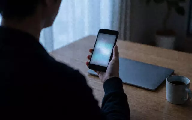Apple закрыла в App Store доступ приложениям, которые «раздевают» людей на фото с помощью ИИ