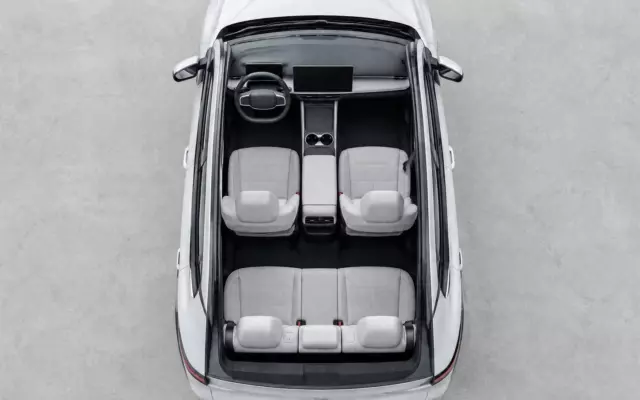 Nissan показала салон гибридного кроссовера NX7 с экраном 17,3 дюйма