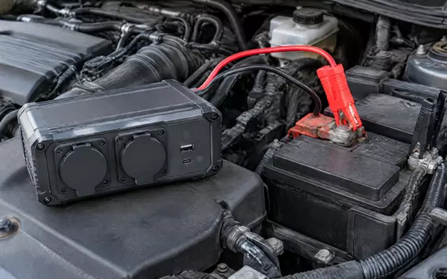 Ugreen выпустила в Китае автоинвертор на 500 Вт за 599 юаней